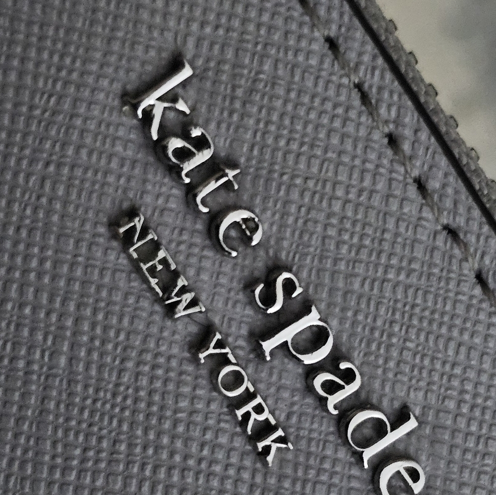 Kate Spade Travel New York Light Gray Large Zip Around Continental Wallet EUC